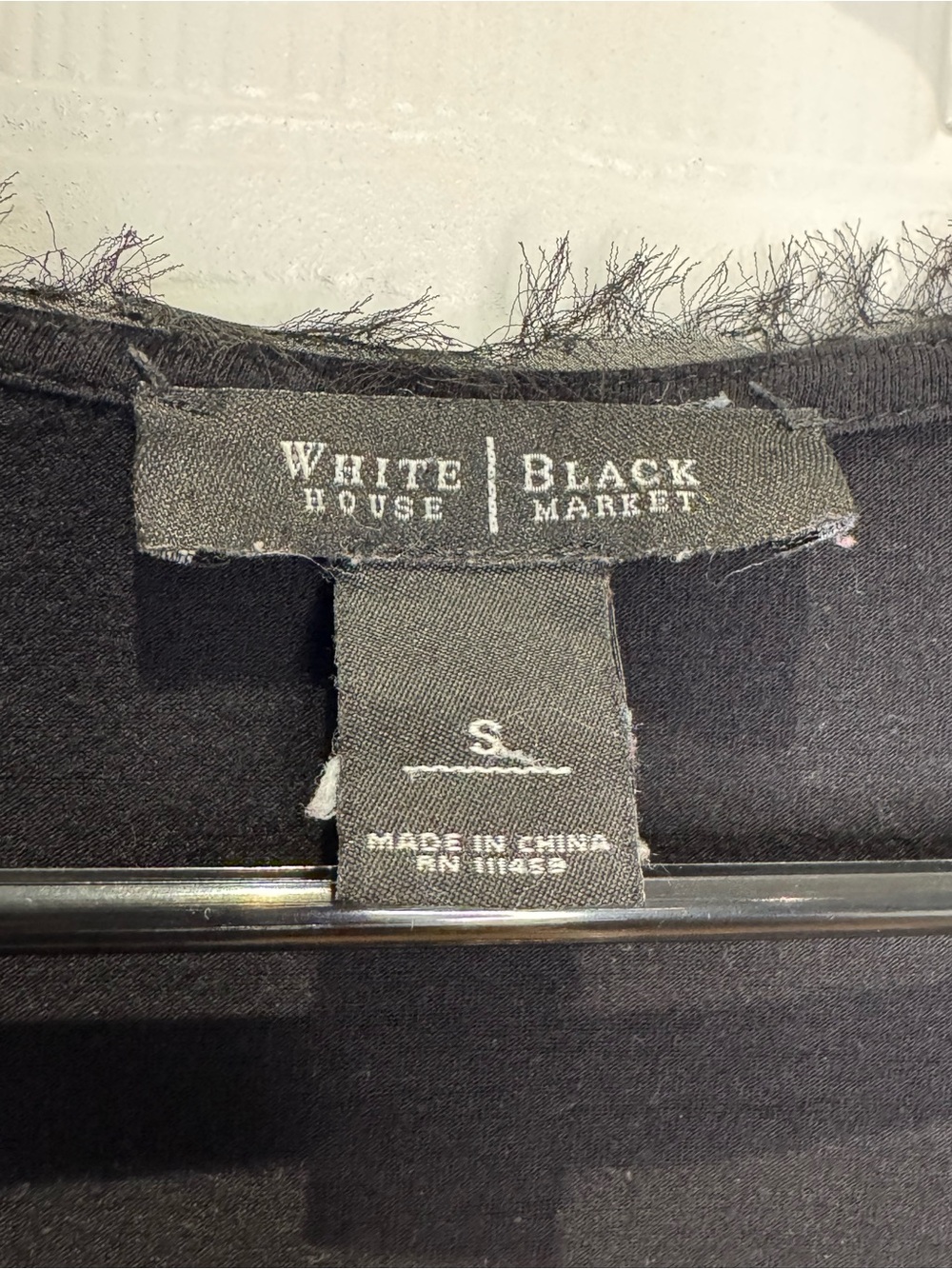White House Black Market Women's Small Black Scoop Neck Feathered Sequin - Picture 4 of 6